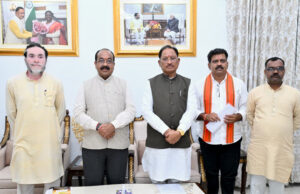 रायपुर : गन्ना किसानों के हित में बड़ा निर्णय: अब 425 रुपए प्रति क्विंटल की दर से होगी गन्ने की खरीदी