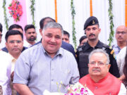 रायपुर : विधानसभा अध्यक्ष डॉ. रमन सिंह को जन्मदिन की बधाई देने पहुंचे पर्यटन मंत्री श्री राजेश अग्रवाल