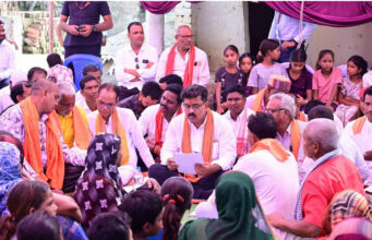 उप मुख्यमंत्री श्री विजय शर्मा ने कबीरधाम के वनांचल ग्रामों में लगाई चौपाल