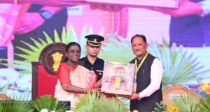 रायपुर : राष्ट्रपति श्रीमती द्रौपदी मुर्मु ने बस्तर दशहरा की अनूठी परंपराओं और जनजातीय संस्कृति की सराहना की