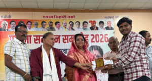 विधायक अनुभा मुंजारे ने लगभग 400 मेधावी छात्र-छात्राओं को किया सम्मानित